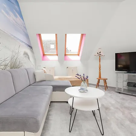 Centrum Ratuszowa Pink By Renters * 科沃布热格