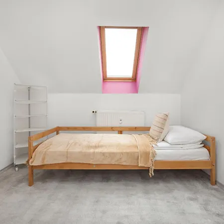 Centrum Ratuszowa Pink By Renters 科沃布热格