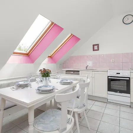 Centrum Ratuszowa Pink By Renters * 科沃布热格